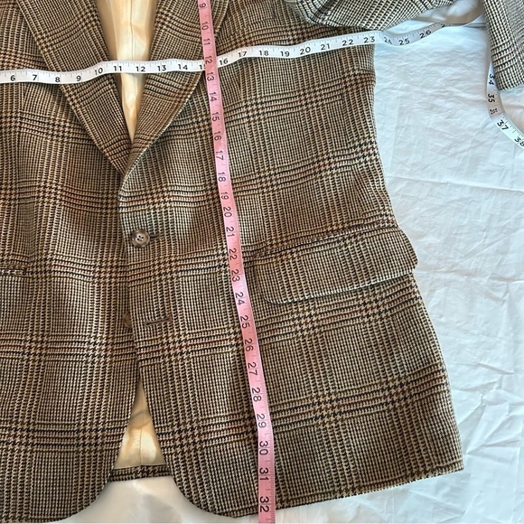 OSCAR DE LA RENTA Wool and Silk Houndstooth Tan Two Button Blazer Sport Coat 43R - Picture 9 of 16